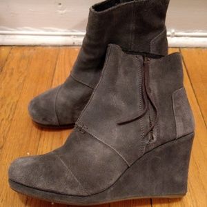 Tom's gray suede wedge booties